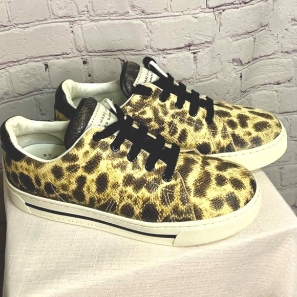 MARC By Marc Jacobs Animal-Print Leather Sneakers Size 7 - Picture 3 of 16